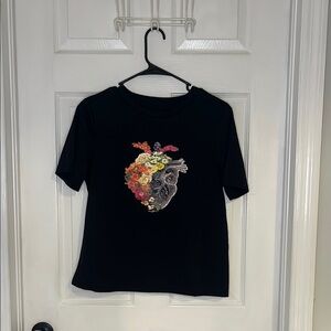 SHEIN Black Short Sleeve Tee with Floral Heart Design